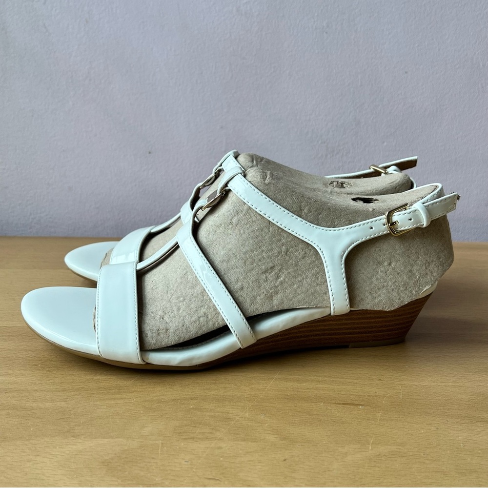 2/20 Sofft White Patent Wedge Dress Sandals
